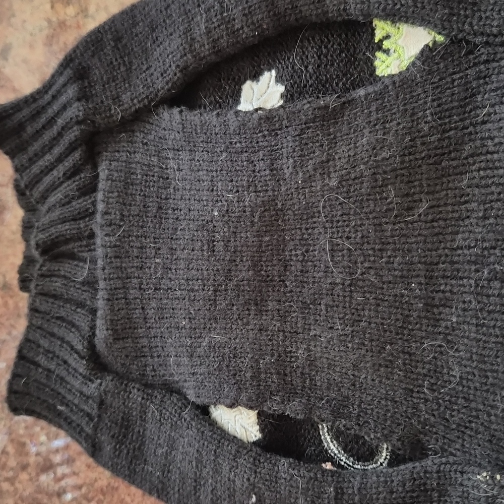 Medium Winter Sweater - Picture 2 of 4